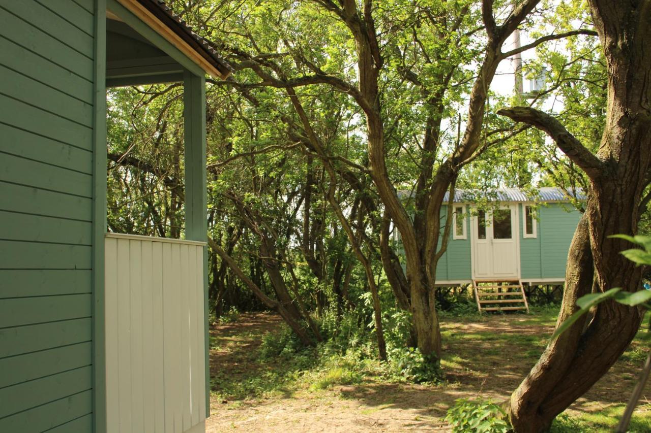 The Kestrel Shepherd Hut, Whitehouse Farm Стоумаркет Экстерьер фото