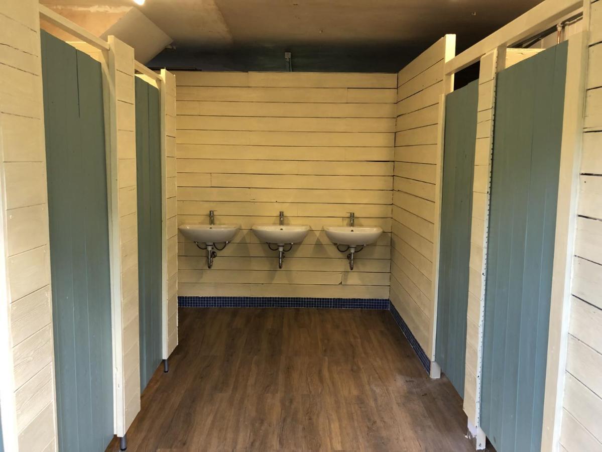 The Kestrel Shepherd Hut, Whitehouse Farm Стоумаркет Экстерьер фото
