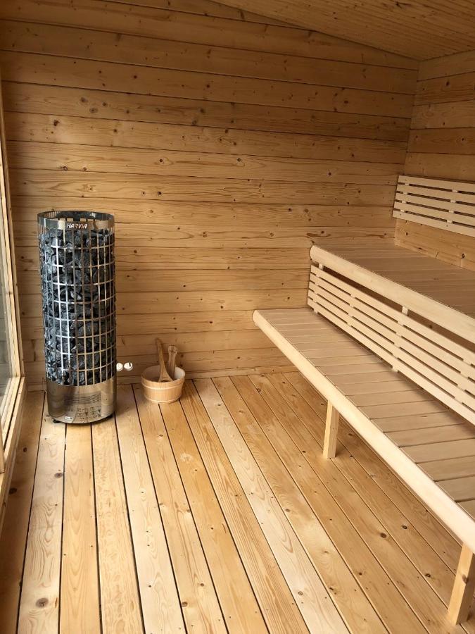 The Kestrel Shepherd Hut, Whitehouse Farm Стоумаркет Экстерьер фото